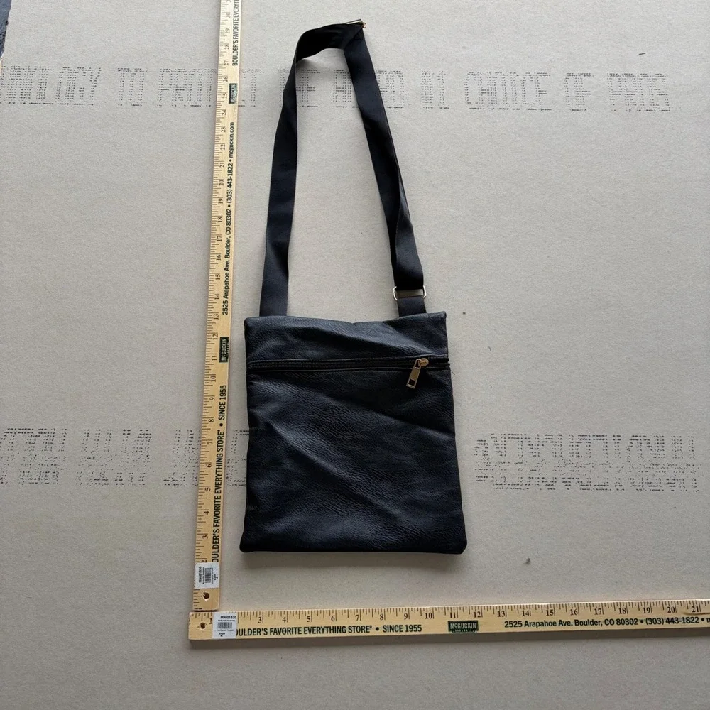 Y2K Unbranded Crossbody Bag Black Faux Leather Gold Hardware Multi-Zip Messenger